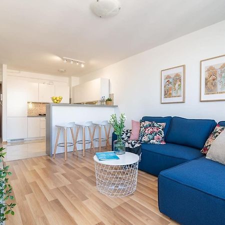 Navy Aesthetic Apartment With Balcony By Noclegi Renters 华沙 外观 照片