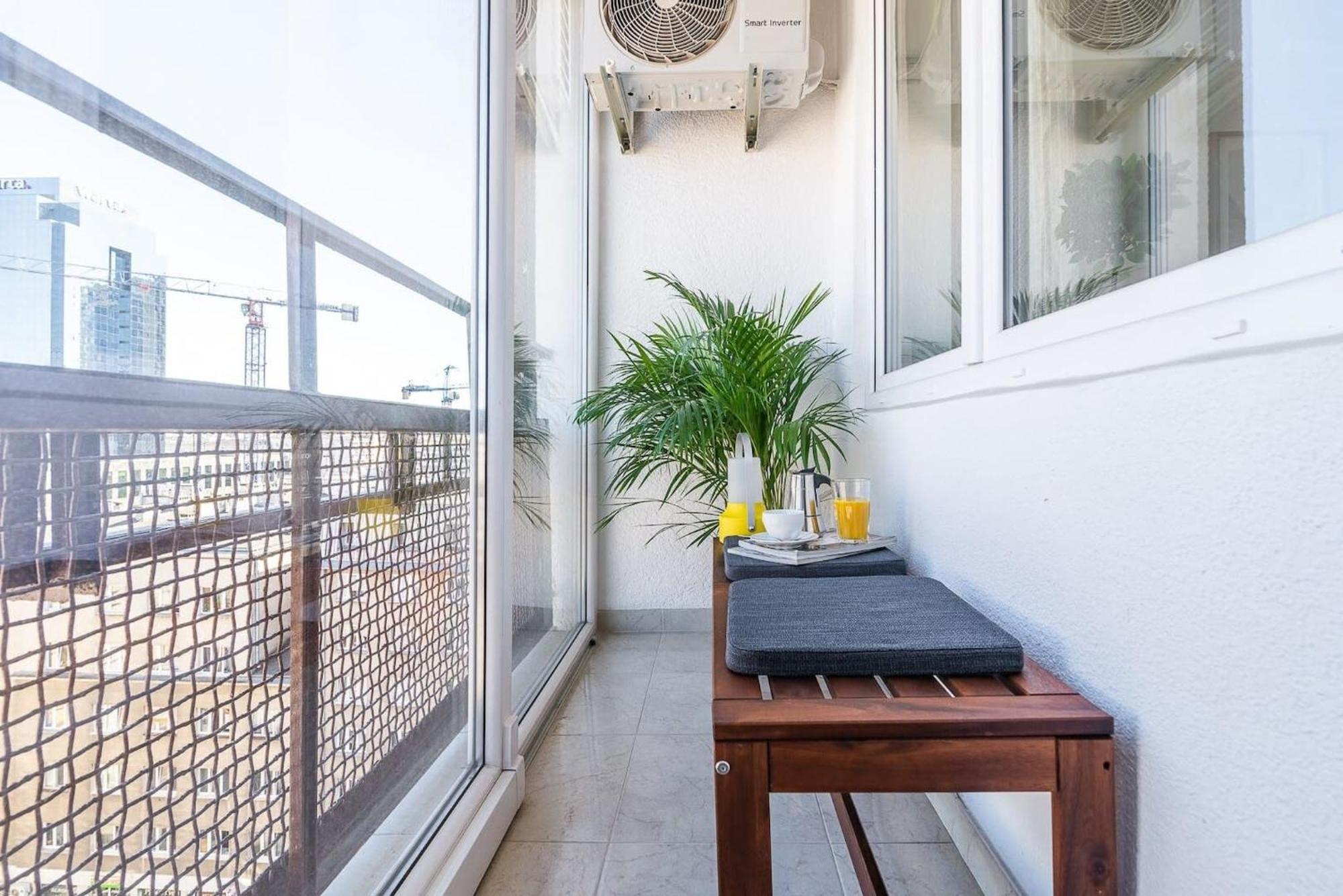 Navy Aesthetic Apartment With Balcony By Noclegi Renters 华沙 外观 照片
